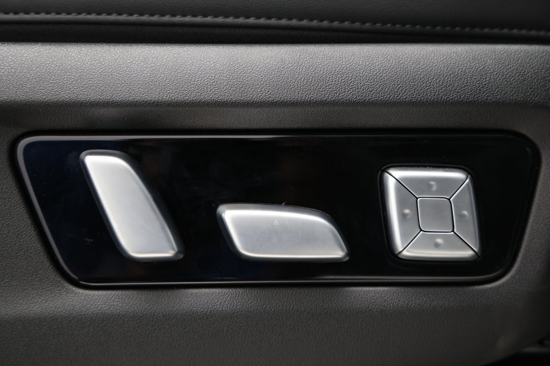 2024 GWM Tank 300 Ultra Petrol, Automatic, 12084 km, Drivers Side Adjustment Panel
