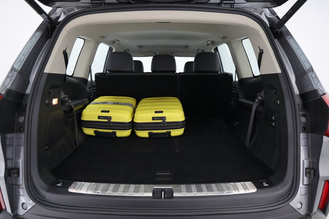2022 LDV D90 Executive (2WD), Automatic, 68836 km, Boot Inside View with Luggage