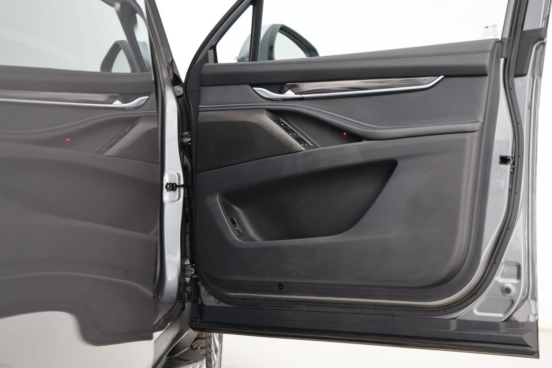 2022 LDV D90 Executive (2WD), Automatic, 68836 km, Speaker View