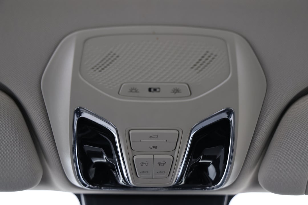 2022 LDV D90 Executive (2WD), Automatic, 68836 km, On-Roof Controls/Sunglass holder