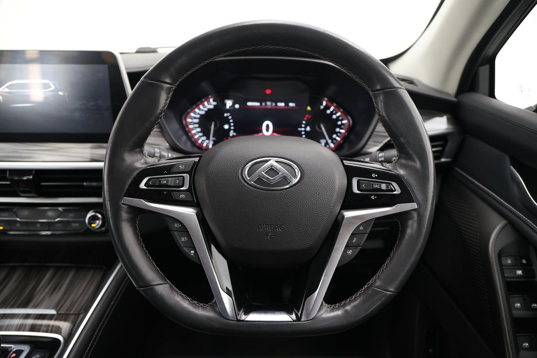 2022 LDV D90 Executive (2WD), Automatic, 68836 km, Steering Wheel Close-up