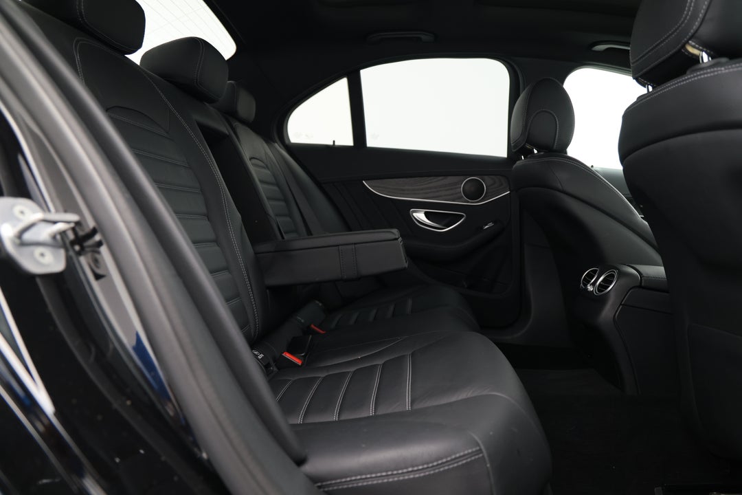 2019 Mercedes-benz C300 C300, Automatic, 21259 km, Right Side Rear Door Cabin View