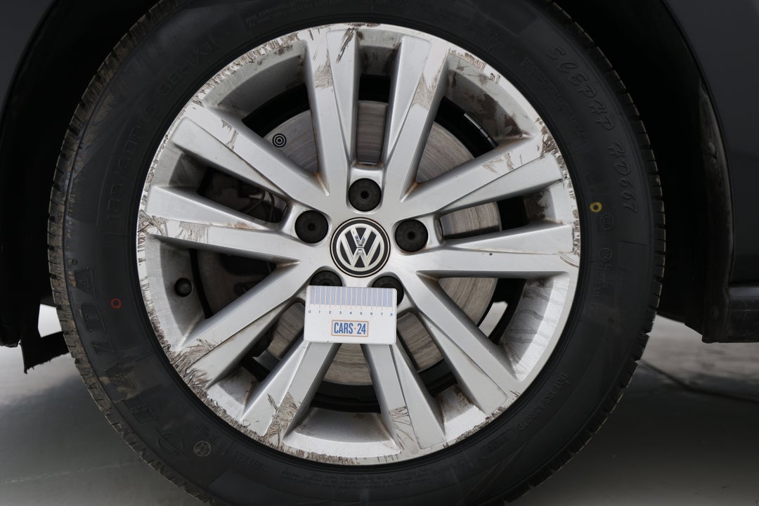 2016 Volkswagen Polo 81 Tsi Comfortline, Automatic, 126792 km, Wheels Rim Rear RHS Gutter Rash