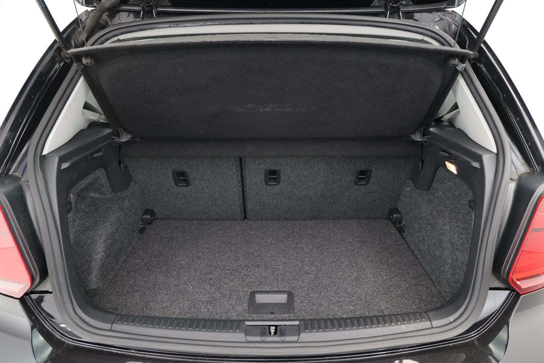2016 Volkswagen Polo 81 Tsi Comfortline, Automatic, 126792 km, Boot Inside View