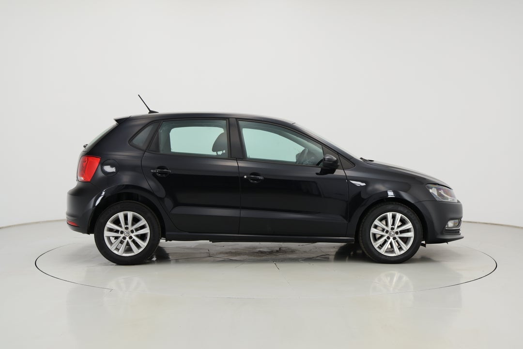 2016 Volkswagen Polo 81 Tsi Comfortline, Automatic, 126792 km, Right Side View