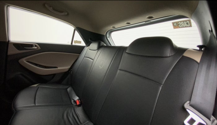2017 Hyundai Elite i20 ASTA 1.2, Petrol, Manual, 29,254 km, Right Side Rear Door Cabin