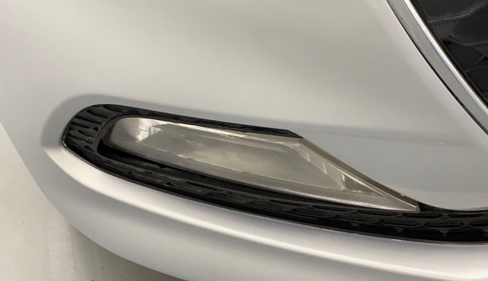 2017 Hyundai Elite i20 ASTA 1.2, Petrol, Manual, 29,254 km, Right fog light - Not fixed properly