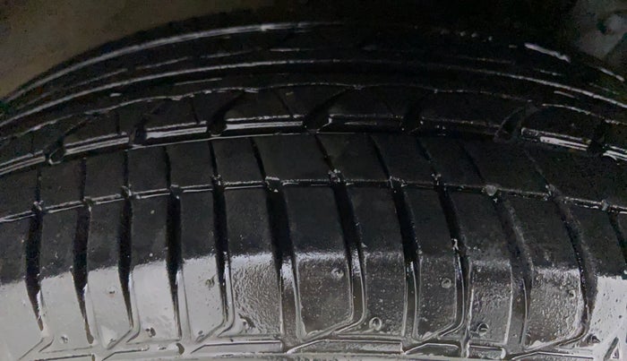 2015 Honda City VX MT PETROL, Petrol, Manual, 59,785 km, Left Front Tyre Tread