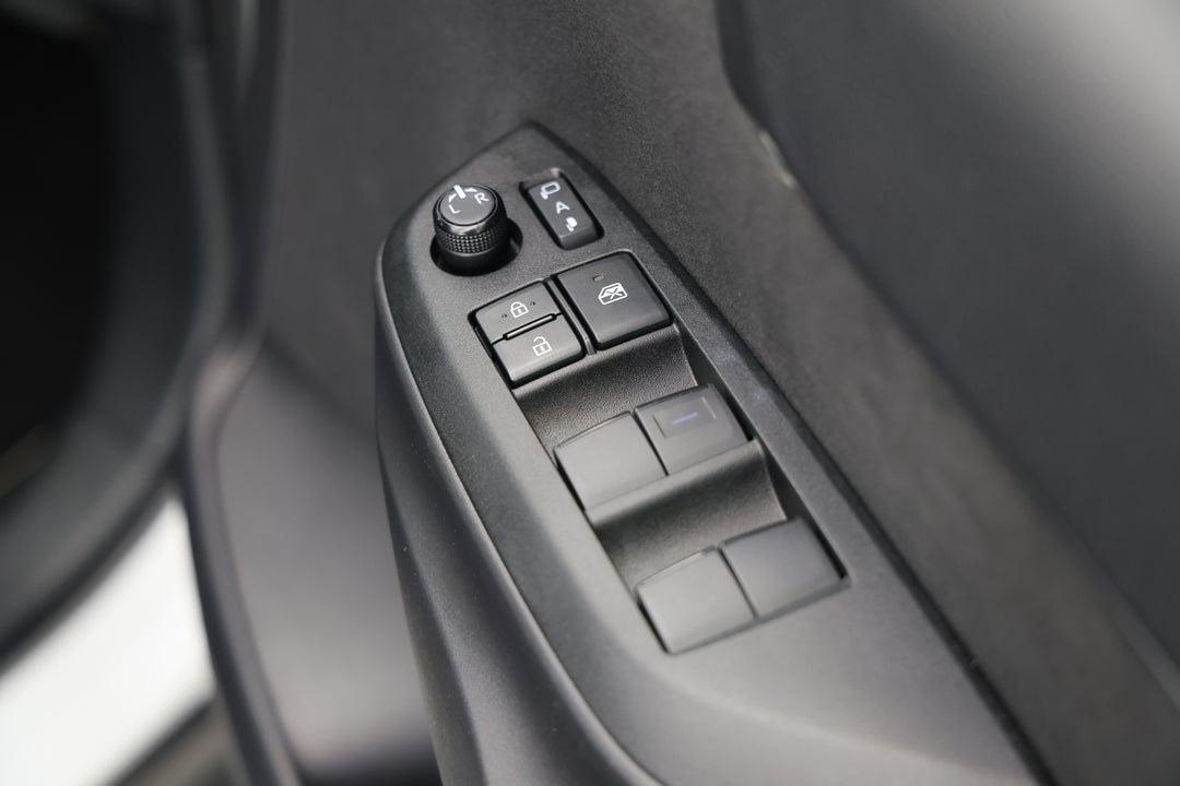 2023 Toyota Yaris Cross Gx, Automatic, 55028 km, Drivers Side Door Panel Controls