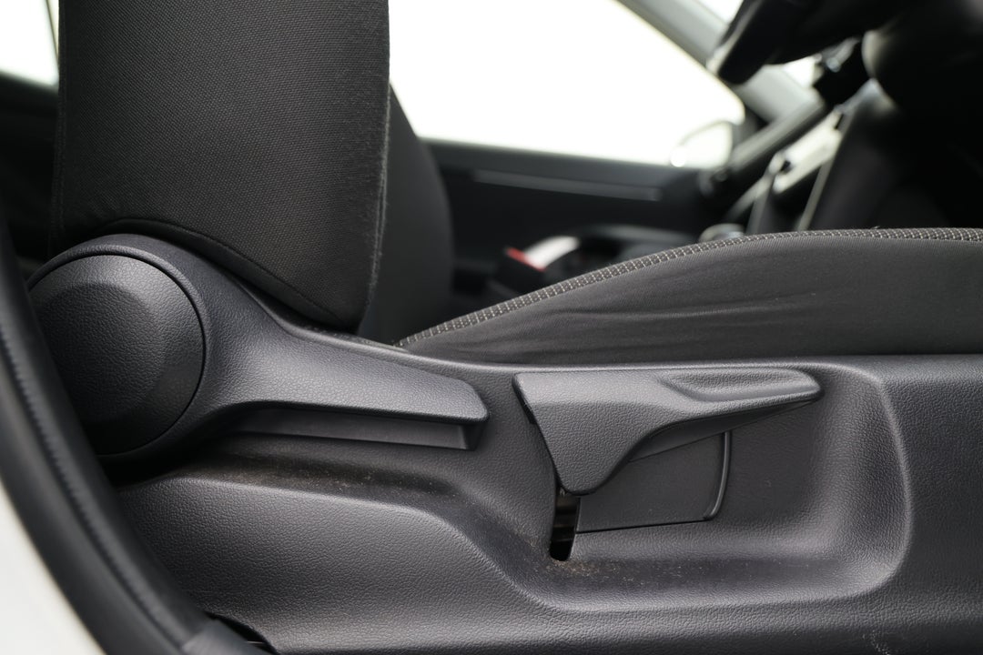 2023 Toyota Yaris Cross Gx, Automatic, 55028 km, Drivers Side Adjustment Panel