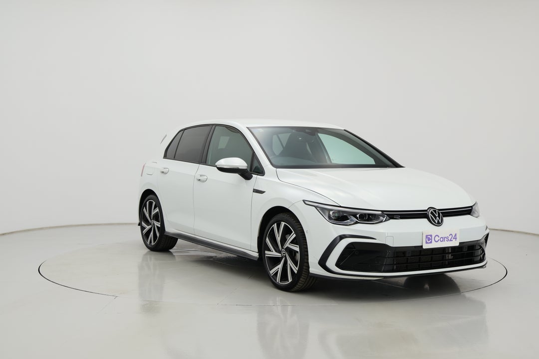 2023 Volkswagen Golf 110tsi R-line, Automatic, 47243 km, Right Front Diagonal (45- Degree) View