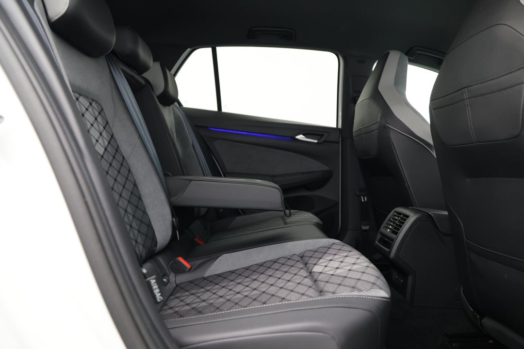 2023 Volkswagen Golf 110tsi R-line, Automatic, 47243 km, Right Side Rear Door Cabin View