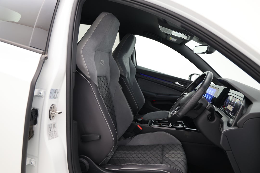 2023 Volkswagen Golf 110tsi R-line, Automatic, 47243 km, Right Side Front Door Cabin View