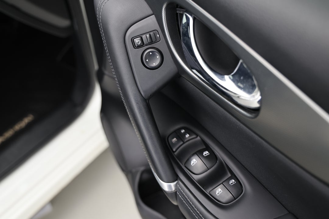 2019 Nissan Qashqai Ti, Automatic, 61421 km, Drivers Side Door Panel Controls