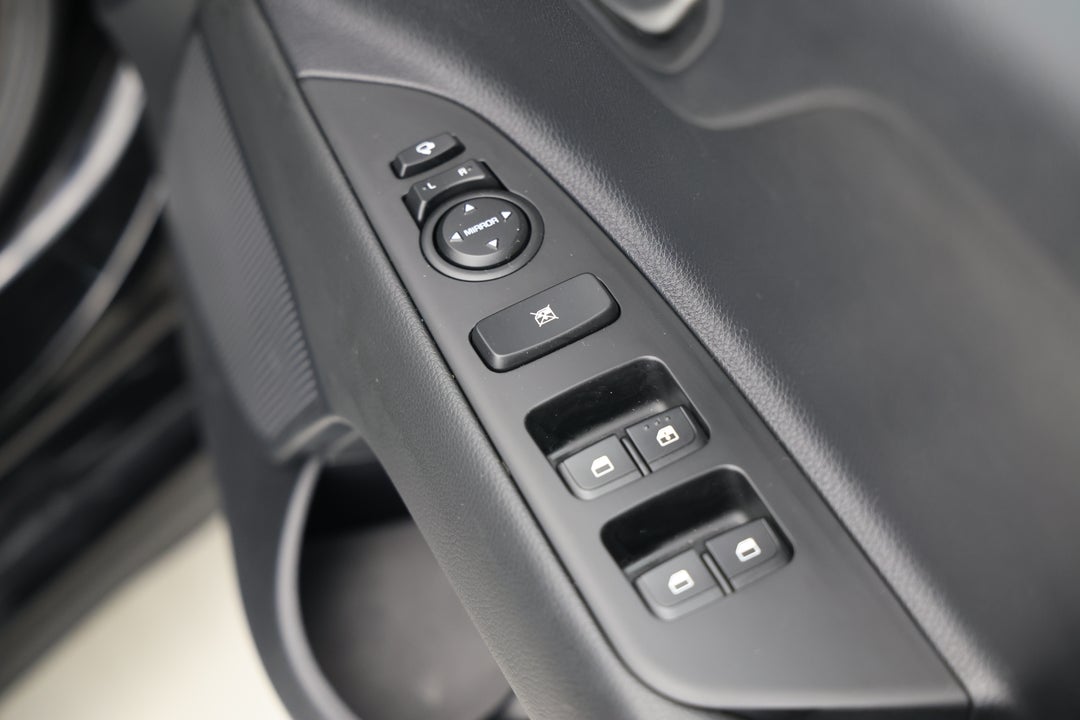2023 Kia Rio Gt-line, Automatic, 10730 km, Drivers Side Door Panel Controls
