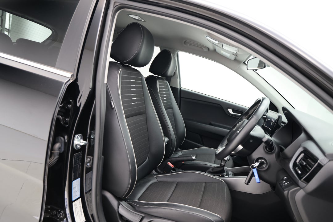 2023 Kia Rio Gt-line, Automatic, 10730 km, Right Side Front Door Cabin View