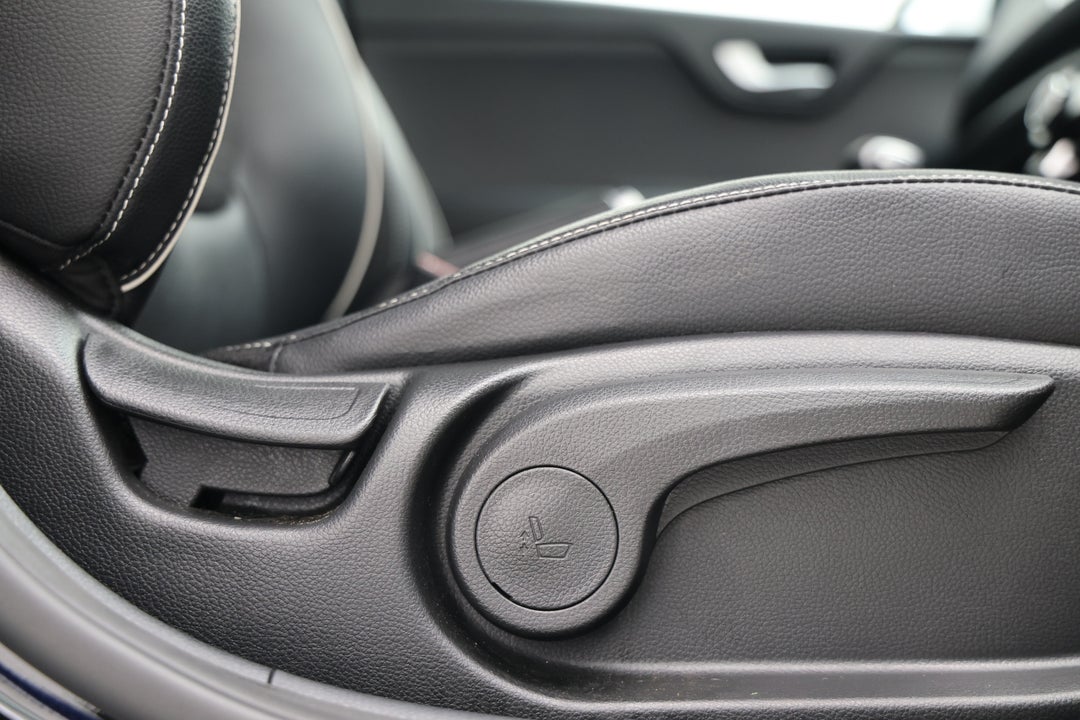2023 Kia Rio Gt-line, Automatic, 10730 km, Drivers Side Adjustment Panel