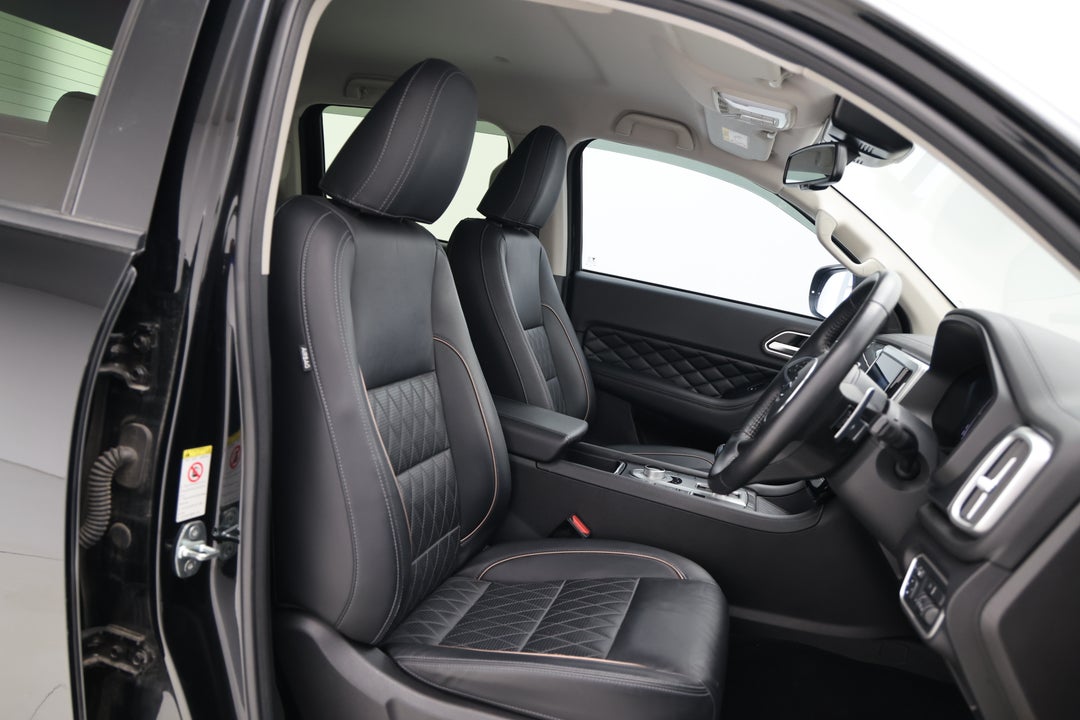 2023 GWM Ute Cannon Vanta (4x4), Automatic, 29877 km, Right Side Front Door Cabin View