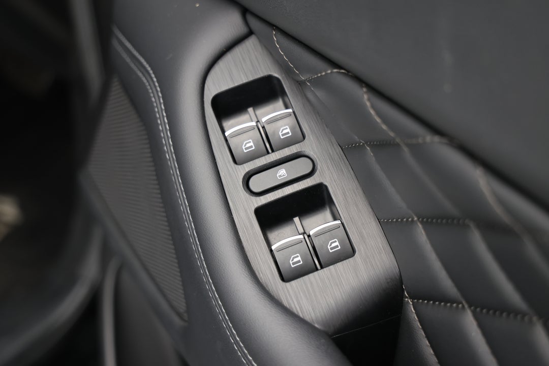 2023 GWM Ute Cannon Vanta (4x4), Automatic, 29877 km, Drivers Side Door Panel Controls