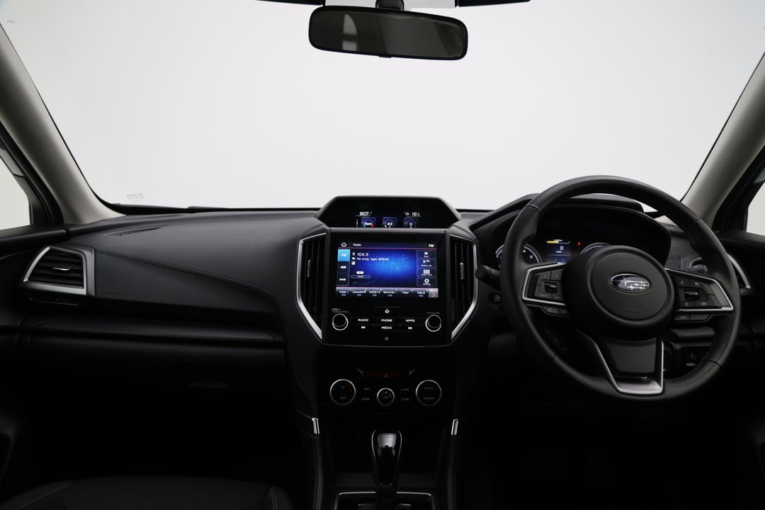 2024 Subaru Forester 2.5i (AWD), Automatic, 52834 km, Dashboard View