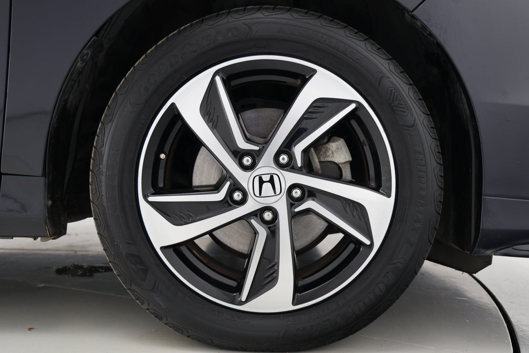 2016 Honda Odyssey Vti-l, Automatic, 97933 km, Right Front Wheel