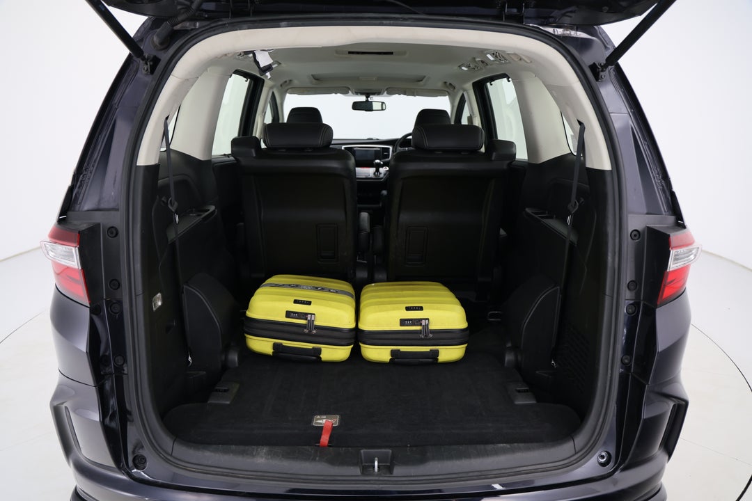 2016 Honda Odyssey Vti-l, Automatic, 97933 km, Boot Inside View with Luggage