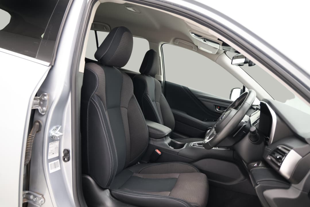2024 Subaru Outback AWD, Automatic, 50410 km, Right Side Front Door Cabin View