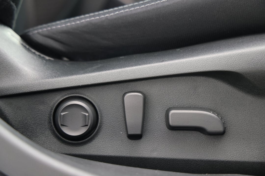 2024 Subaru Outback AWD, Automatic, 50017 km, Drivers Side Adjustment Panel