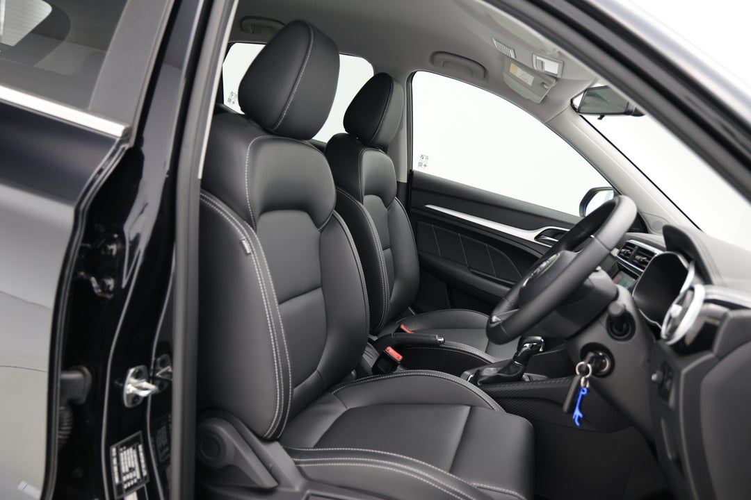 2023 MG ZS Excite, Automatic, 14686 km, Right Side Front Door Cabin View