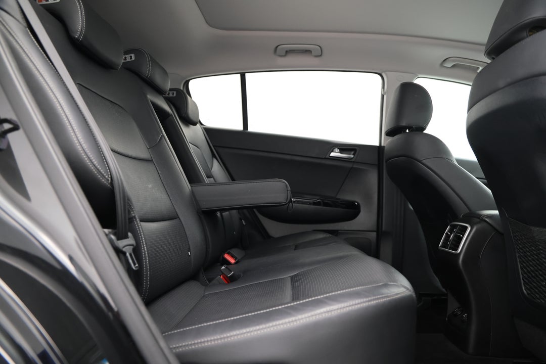 2017 Kia Sportage Gt-line (AWD), Automatic, 88345 km, Right Side Rear Door Cabin View