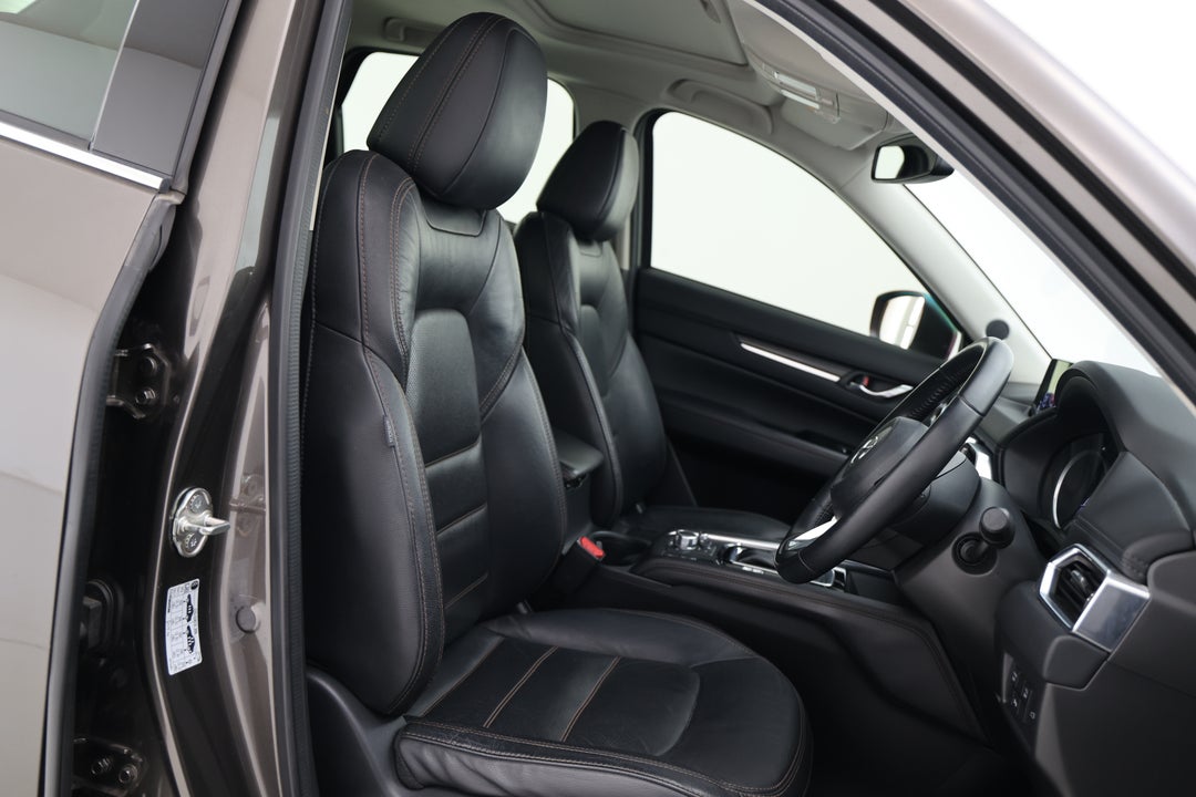 2018 Mazda CX-5 Gt (4x4), Automatic, 89663 km, Right Side Front Door Cabin View