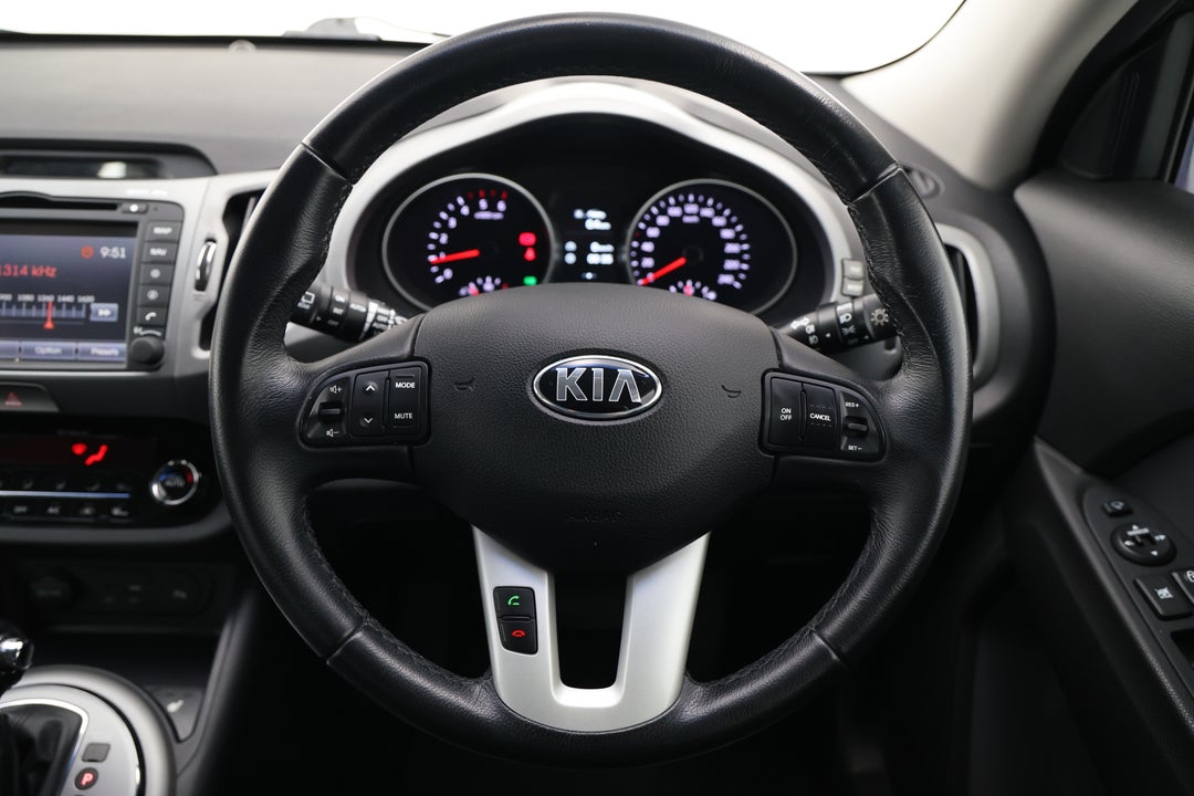 2015 Kia Sportage Platinum (AWD), Automatic, 132508 km, Steering Wheel Close-up