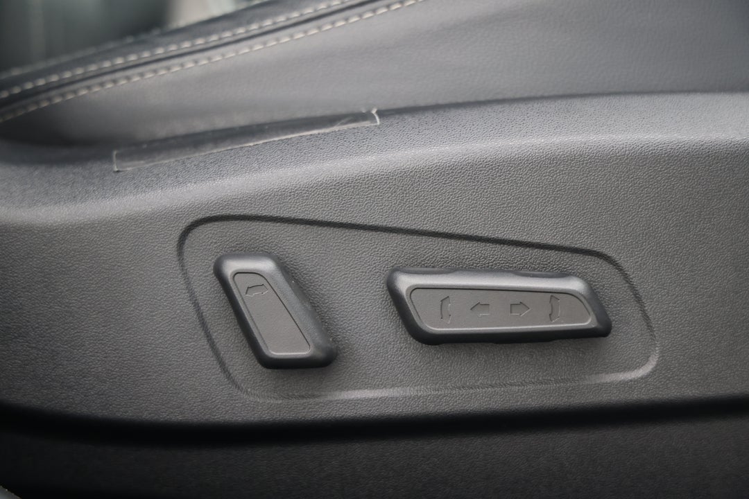 2015 Kia Sportage Platinum (AWD), Automatic, 132508 km, Drivers Side Adjustment Panel