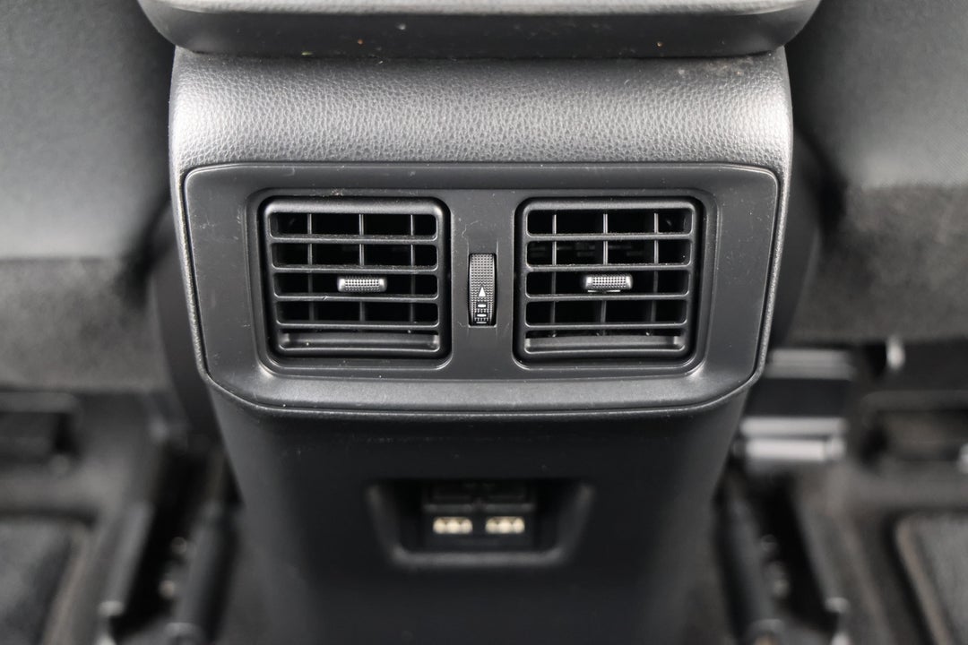 2021 Toyota RAV4 Gx (AWD) Hybrid, Automatic, 87700 km, Rear A/C Vent