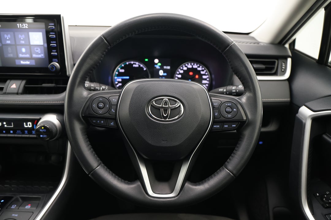 2021 Toyota RAV4 Gx (AWD) Hybrid, Automatic, 87700 km, Steering Wheel Close-up