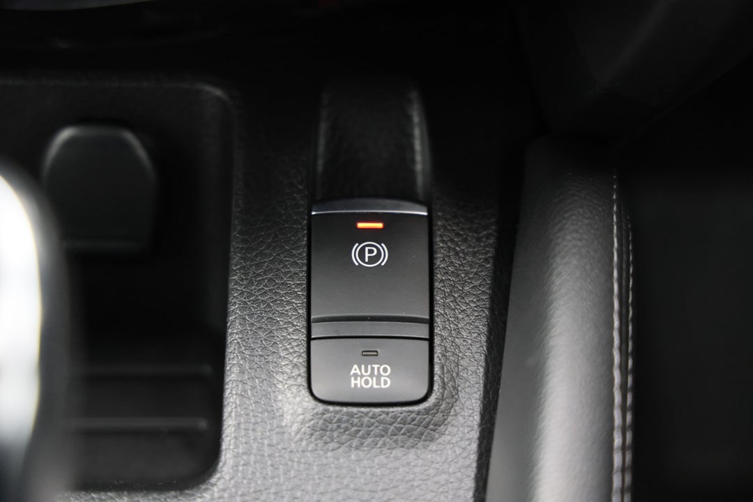 2018 Nissan Qashqai St-l, Automatic, 139096 km, Handbrake