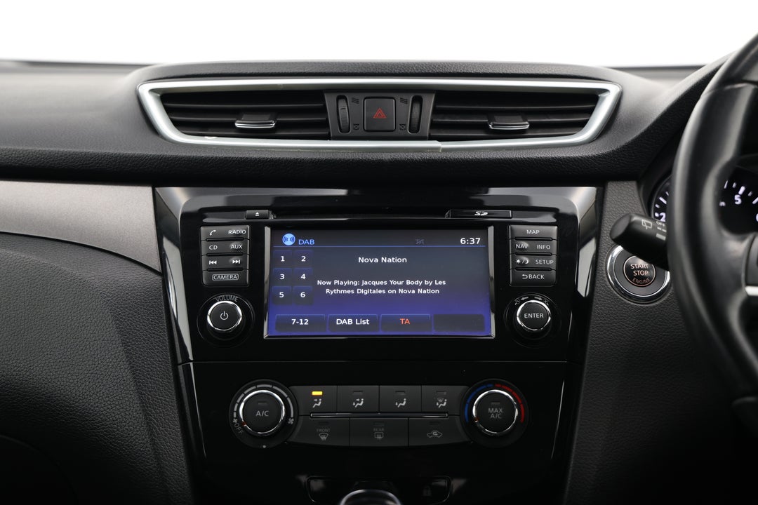 2018 Nissan Qashqai St-l, Automatic, 139096 km, Center Console