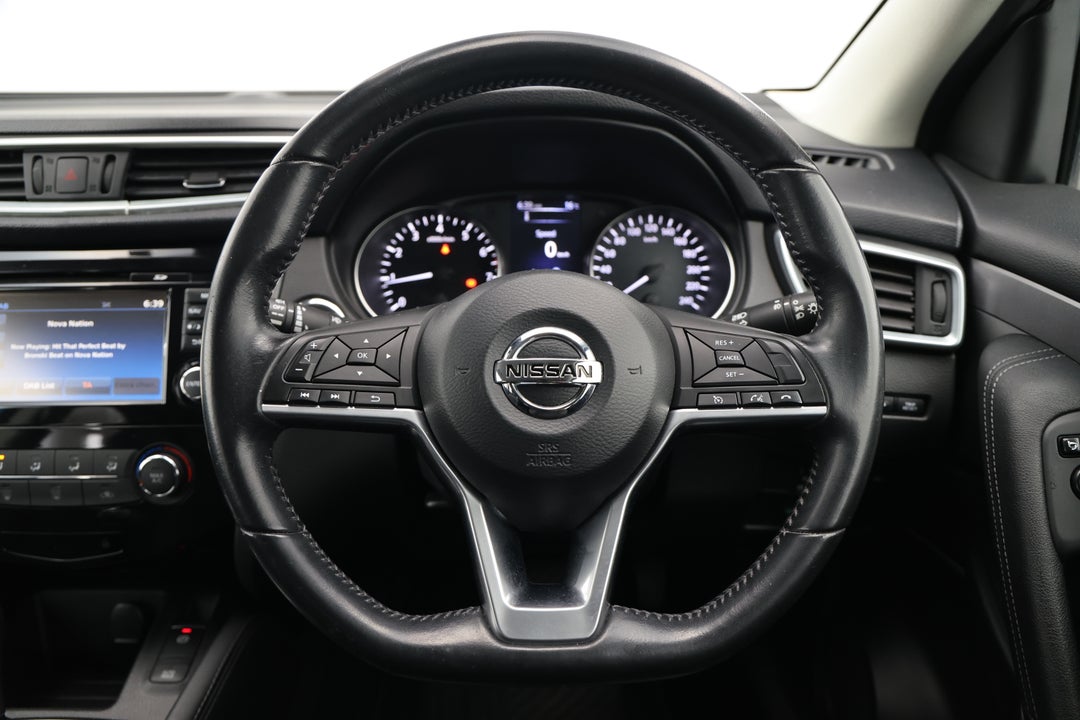 2018 Nissan Qashqai St-l, Automatic, 139096 km, Steering Wheel Close-up