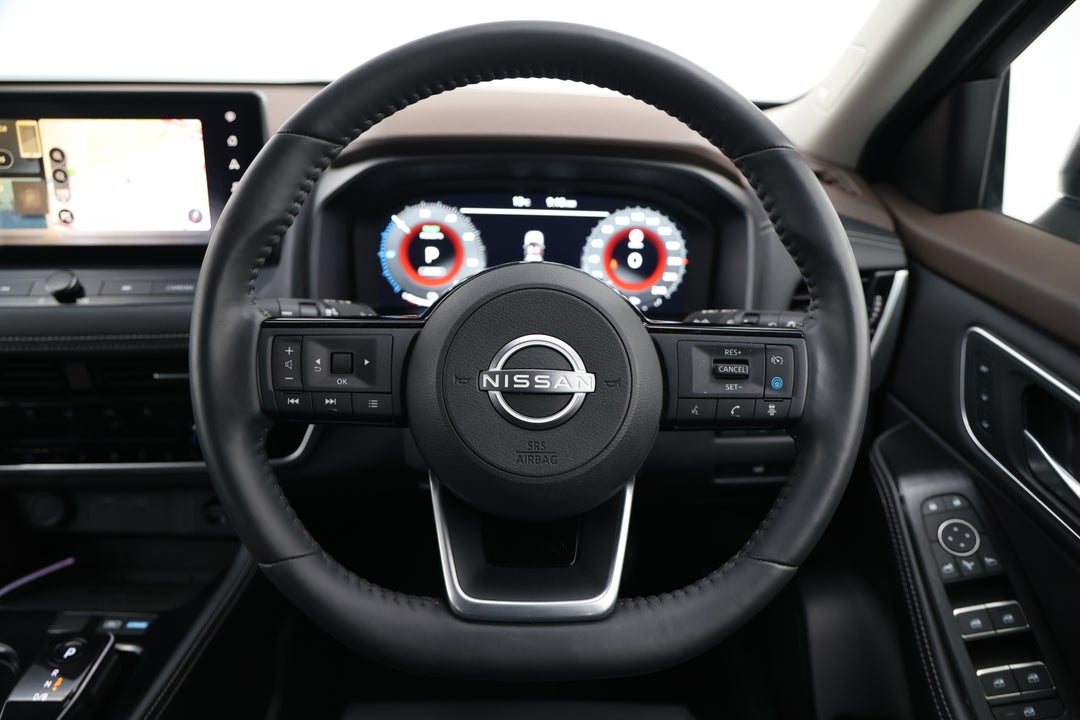 2024 Nissan X-trail Ti-l (4WD) E-power (hyb)19" Aw, Automatic, 13658 km, Steering Wheel Close-up
