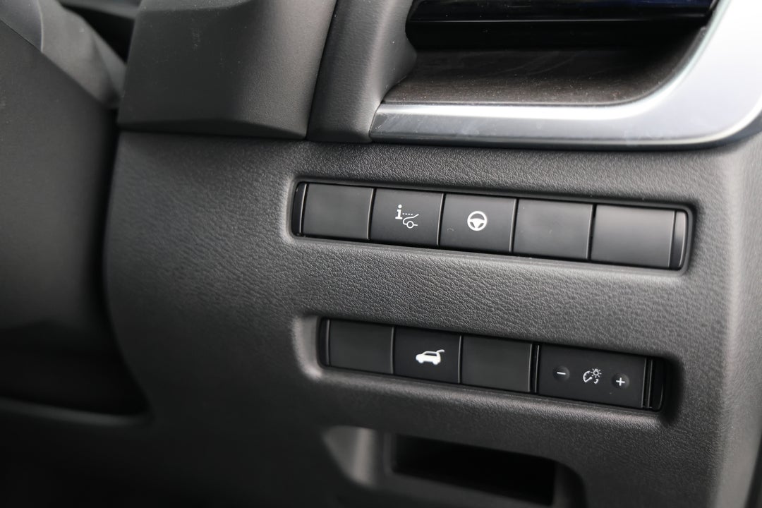 2024 Nissan X-trail Ti-l (4WD) E-power (hyb)19" Aw, Automatic, 13658 km, Utility Switches/Buttons