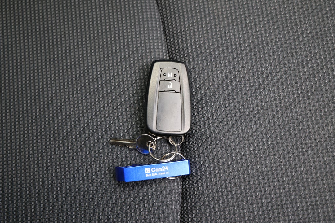 2024 Toyota RAV4 Gx (AWD) Hybr Full Size Spare, Automatic, 53650 km, Key Close-up