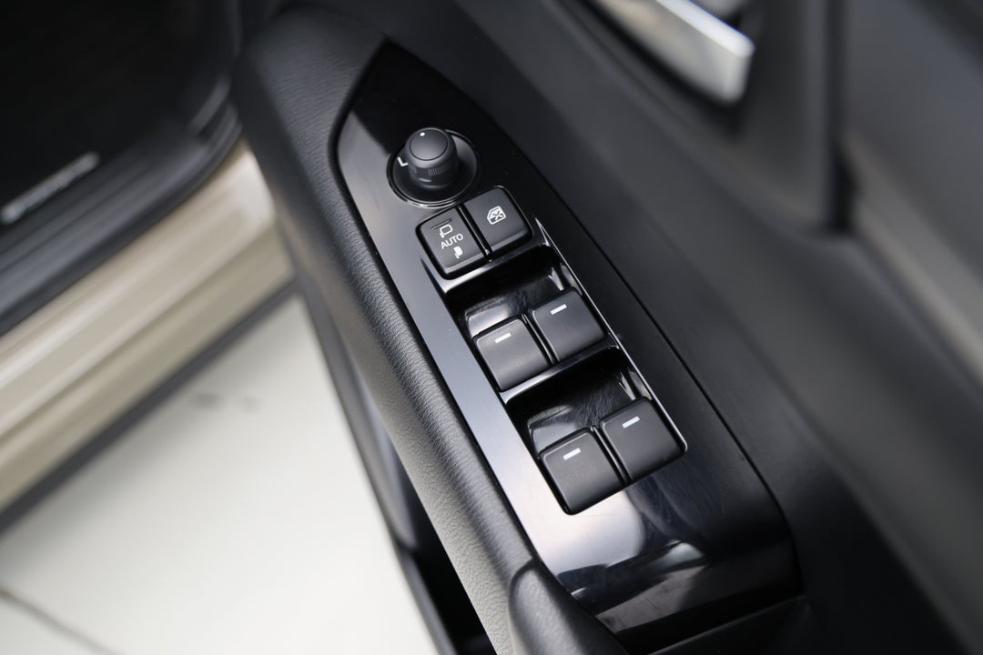 2022 Mazda CX-5 Touring Active (AWD), Automatic, 56371 km, Drivers Side Door Panel Controls