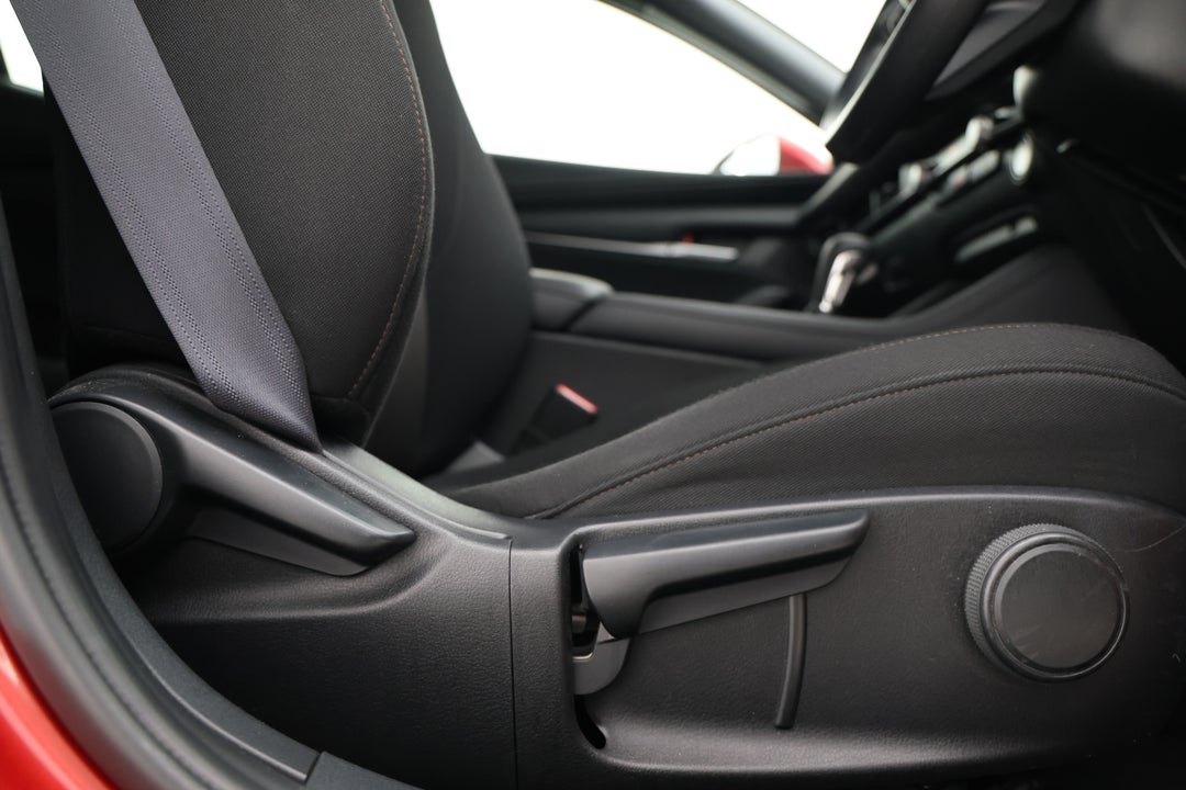 2019 Mazda Mazda3 G20 Pure, Automatic, 145601 km, Drivers Side Adjustment Panel