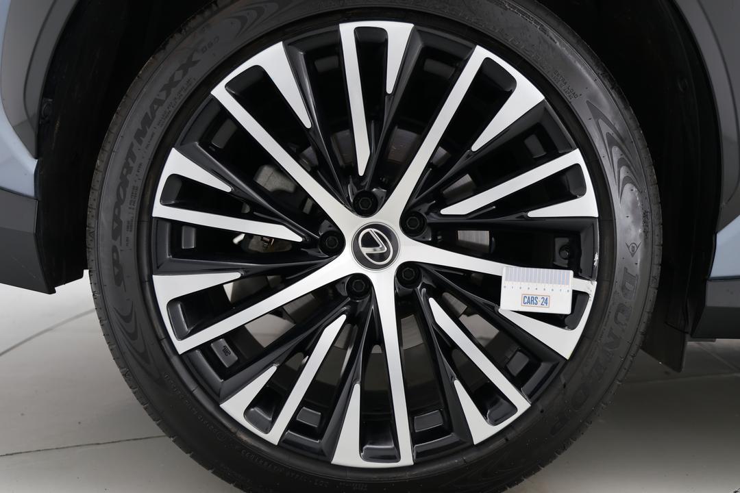 2023 Lexus Rz450e Sports Luxury, Automatic, 17071 km, Wheels Rim Front LHS Scratch
