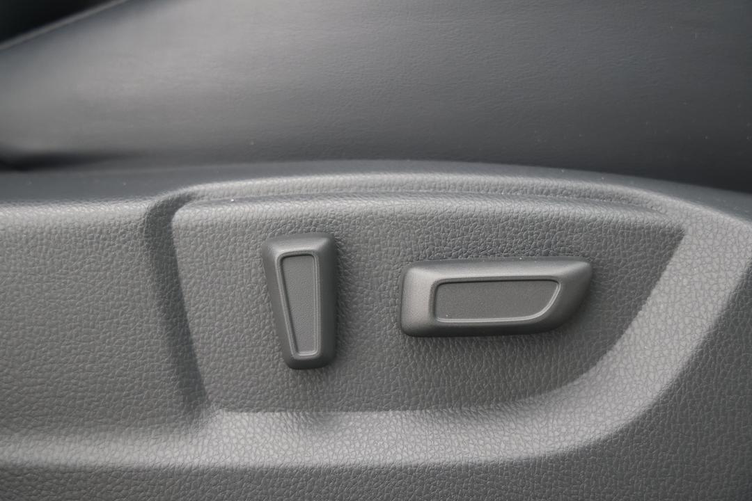 2024 Mitsubishi Eclipse Cross Aspire (2WD), Automatic, 5167 km, Drivers Side Adjustment Panel