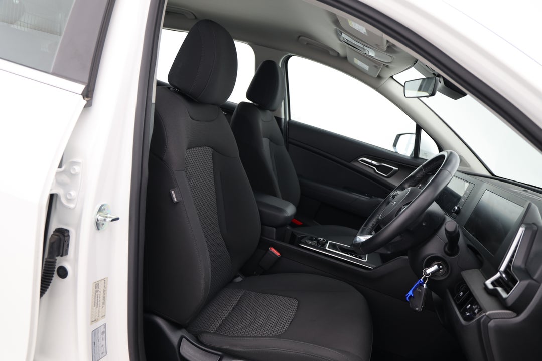 2022 Kia Sportage S (FWD), Automatic, 46654 km, Right Side Front Door Cabin View