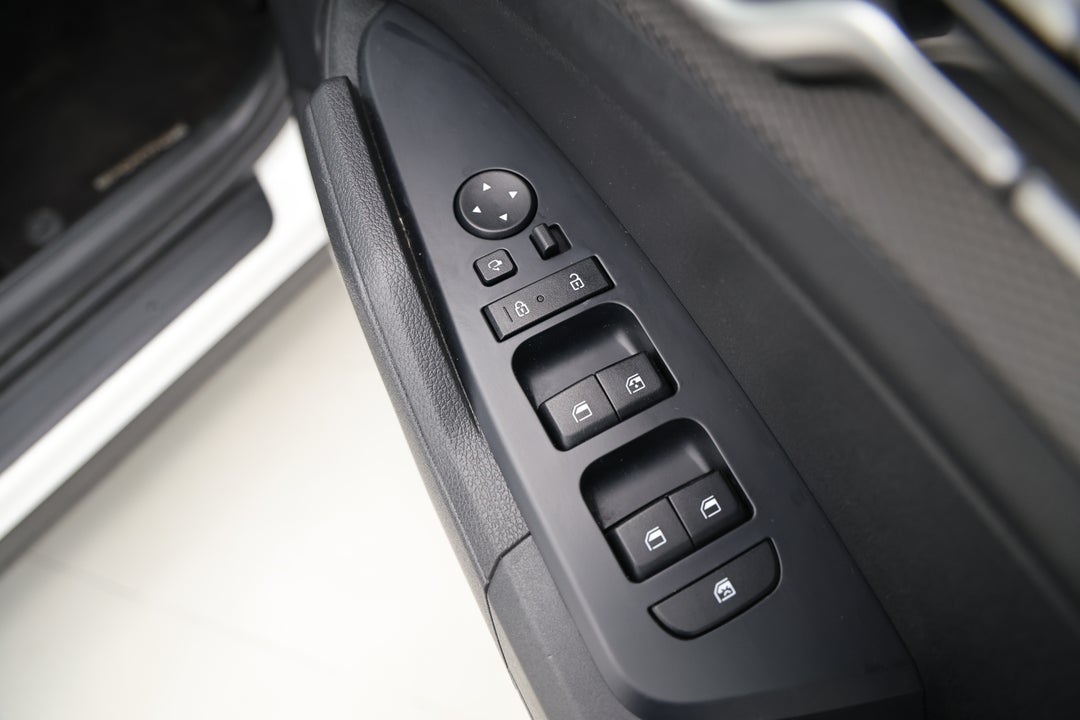 2022 Kia Sportage S (FWD), Automatic, 46654 km, Drivers Side Door Panel Controls