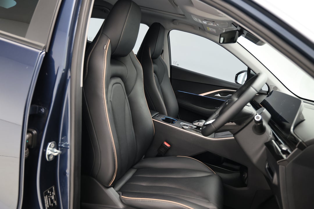 2023 Chery Omoda 5 Ex (high Version), Automatic, 26823 km, Right Side Front Door Cabin View