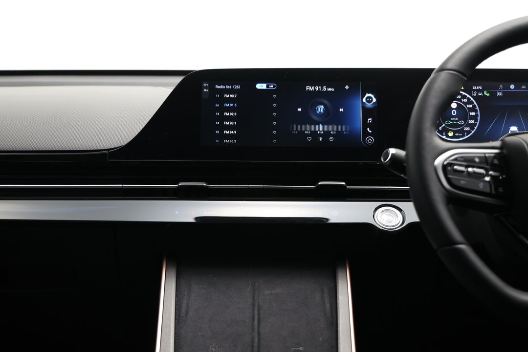 2023 Chery Omoda 5 Ex (high Version), Automatic, 26823 km, Center Console