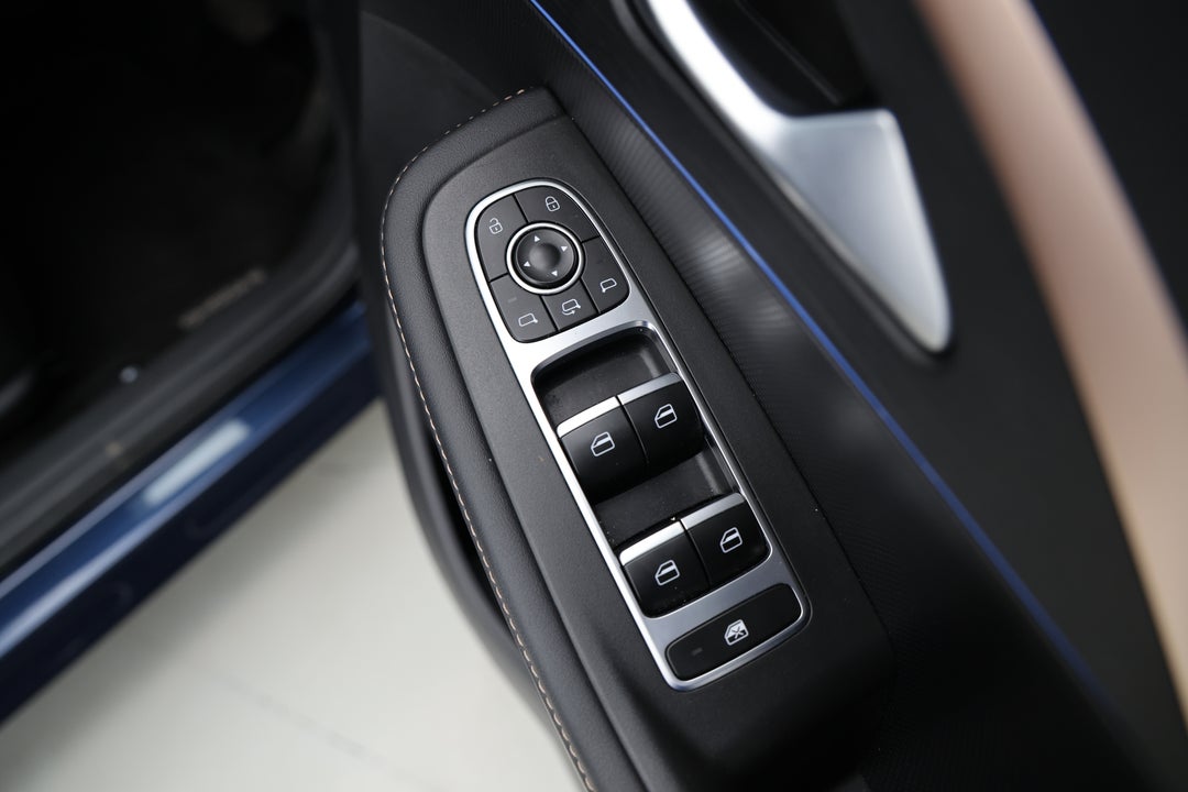 2023 Chery Omoda 5 Ex (high Version), Automatic, 26823 km, Drivers Side Door Panel Controls